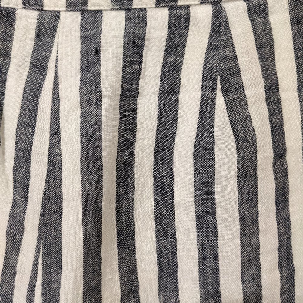 Striped Linen Cropped Pants - Picture 3 of 3